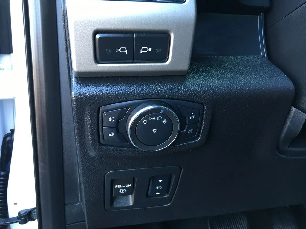 Used 2018 White Ford Lariat image 20