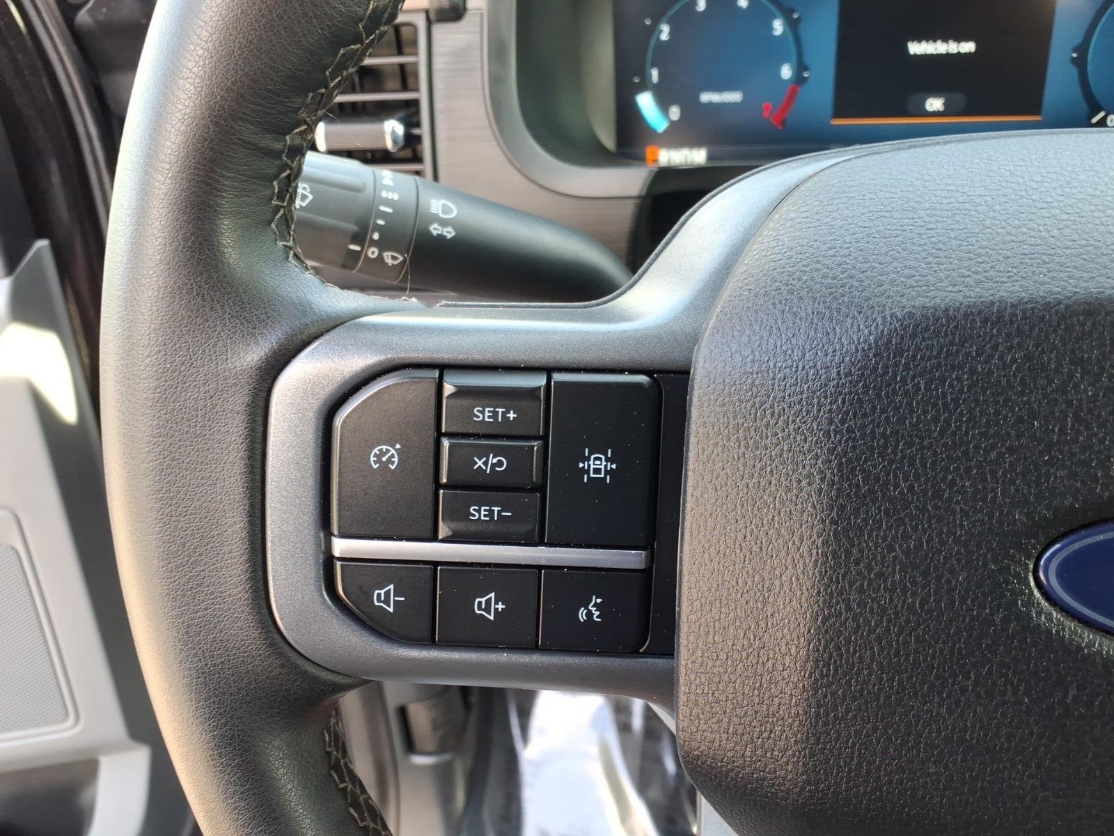 Used 2025 Black Metallic Ford XLT image 27