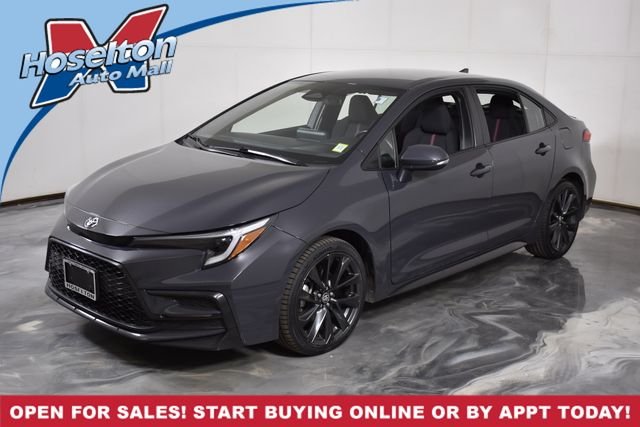Used 2024  Toyota SE image 1
