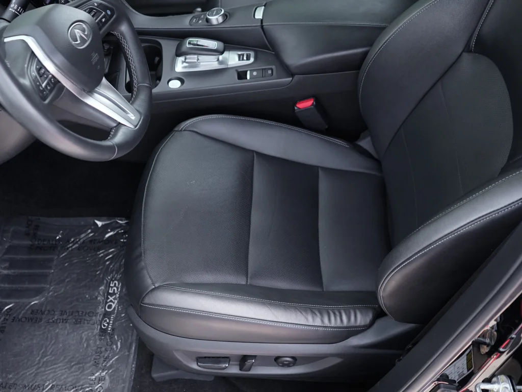 Used 2024 Black Obsidian INFINITI LUXE image 26