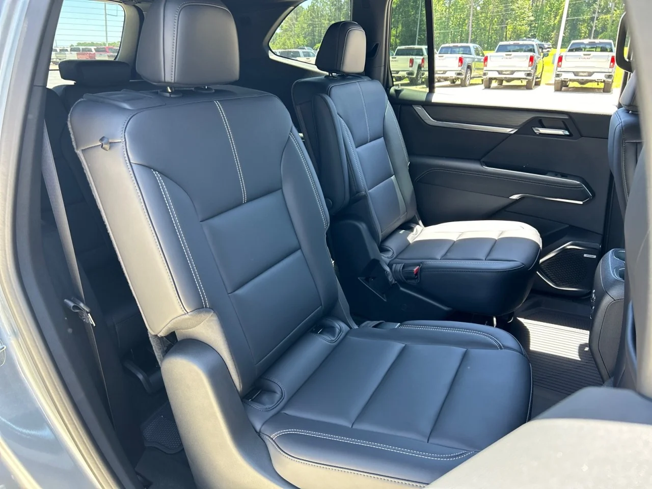 New 2026 Sterling Metallic GMC Elevation image 18