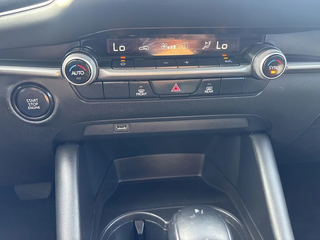 Used 2021 Black Mazda Select image 23