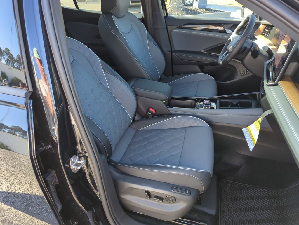 New 2026 Black Volkswagen 2.0T SEL R-Line Turbo image 38