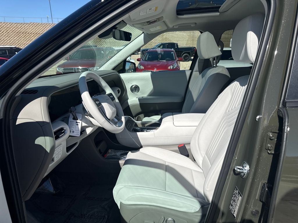 New 2026 Silver Hyundai SEL Premium image 9
