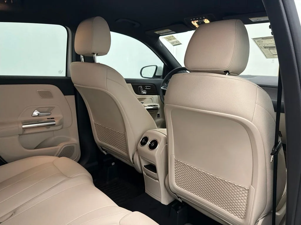 New 2026 White Mercedes-Benz GLA 250 image 24