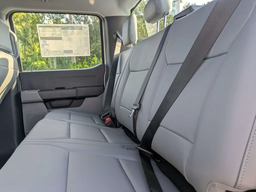New 2027 Oxford White Ford XL image 13