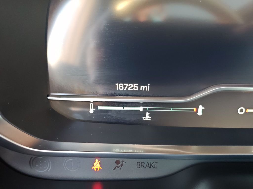 Used 2024 Black Chevrolet Z71 image 19