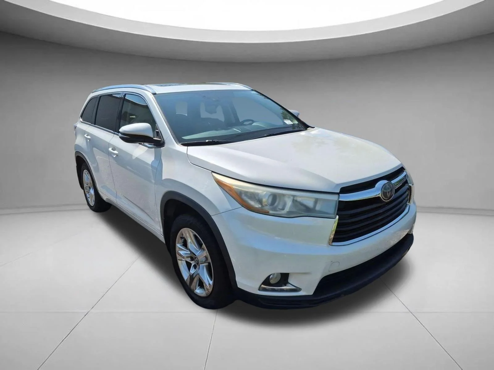 Used 2016 Blizzard Pearl Toyota Limited Platinum image 3