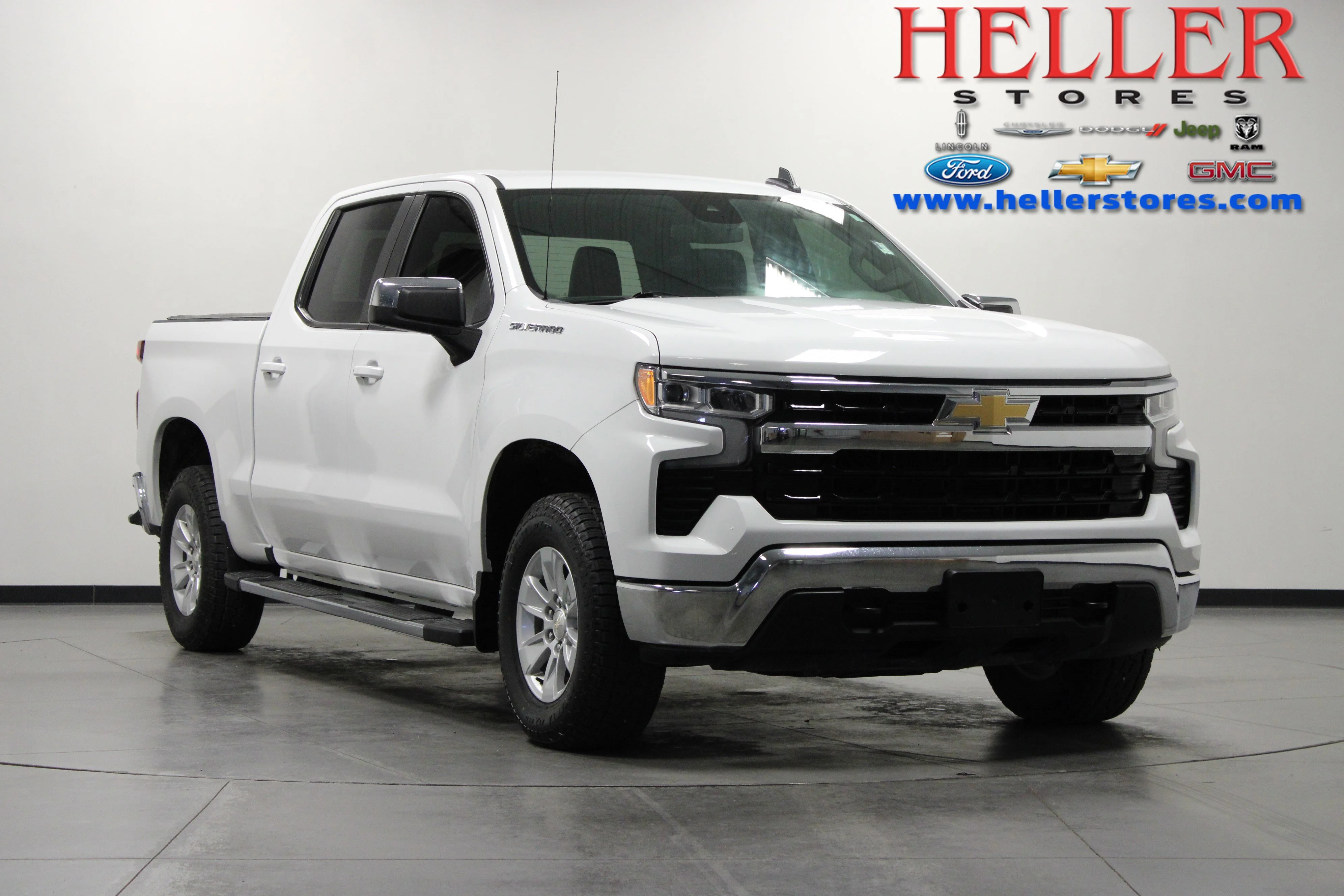 Used 2023 Summit White Chevrolet LT image 1