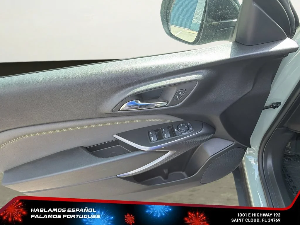 Used 2025 Cacti Green Chevrolet ACTIV image 13