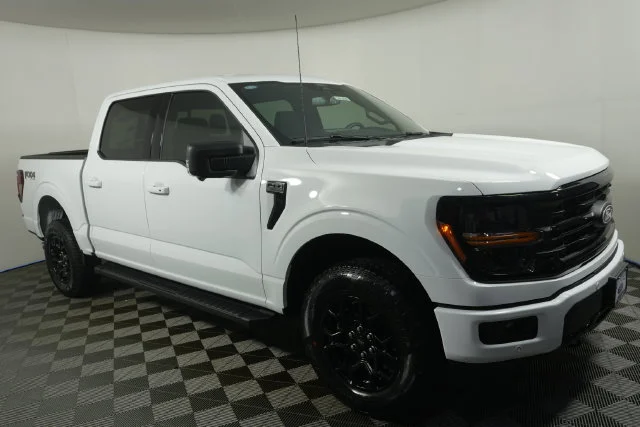 New 2026 Oxford White Ford XLT image 1