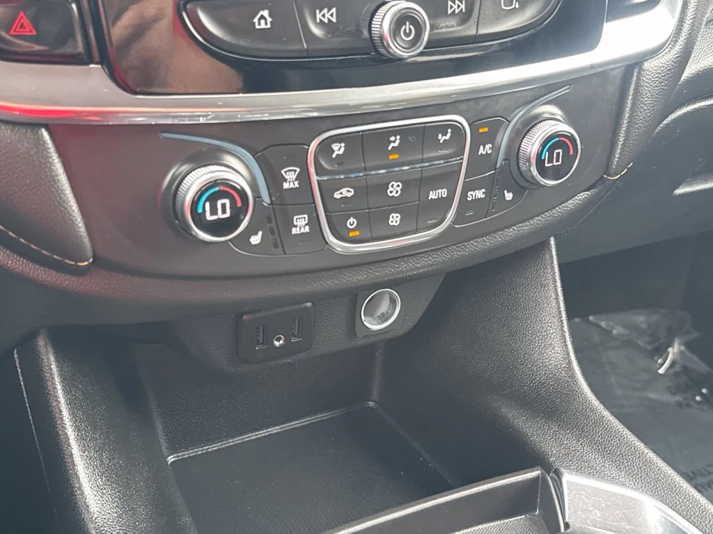 Used 2020 Gray Chevrolet 3LT image 27