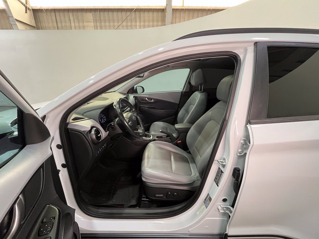 Used 2020 White Hyundai Ultimate image 17