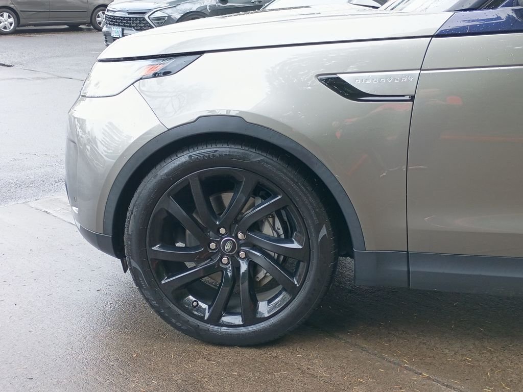 Used 2018 Silicon Silver Premium Metallic Land Rover HSE Luxury image 7