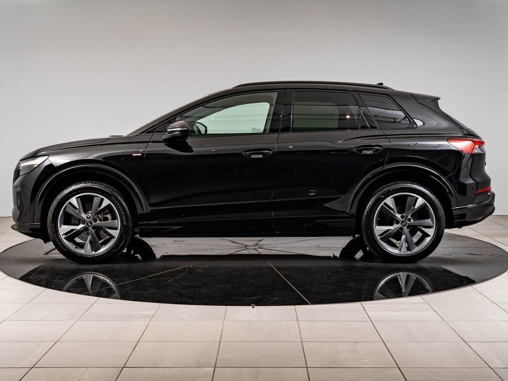 Used 2023 Mythos Black Metallic Audi Premium Plus image 5