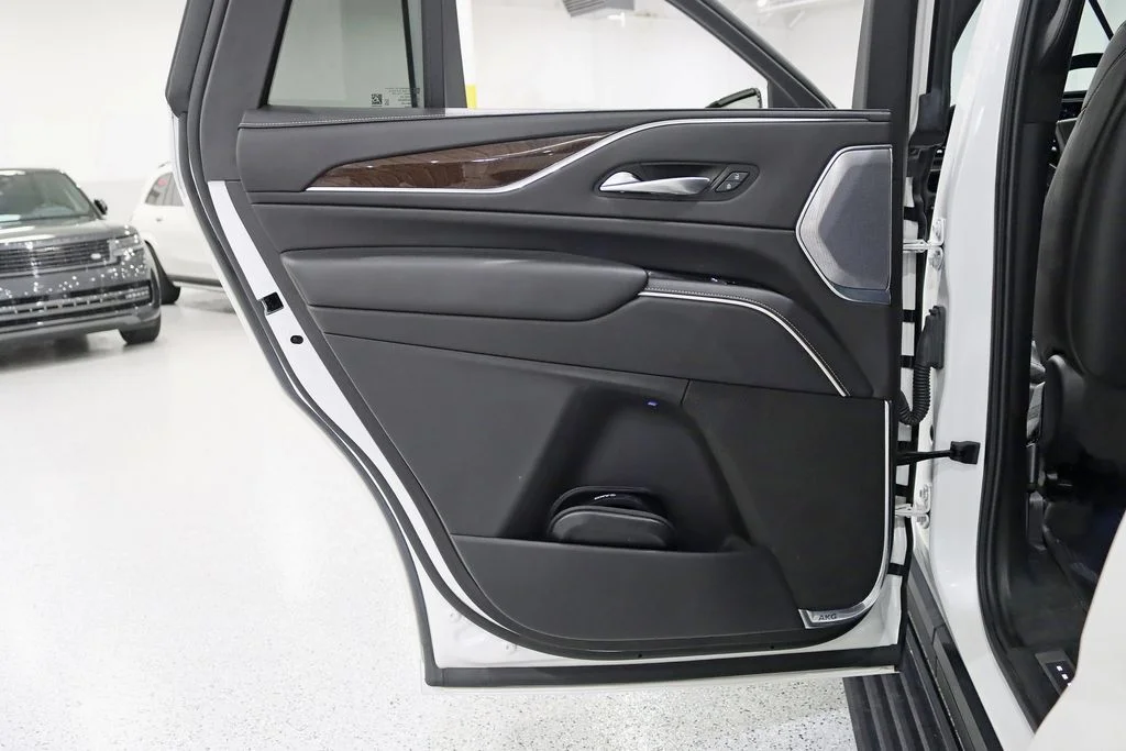 Used 2023 White Cadillac Sport Platinum image 43