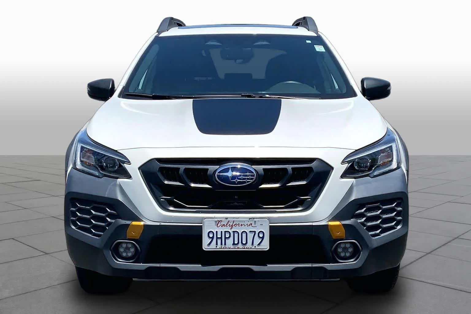 Used 2024 Crystal White Pearl Subaru Wilderness image 3