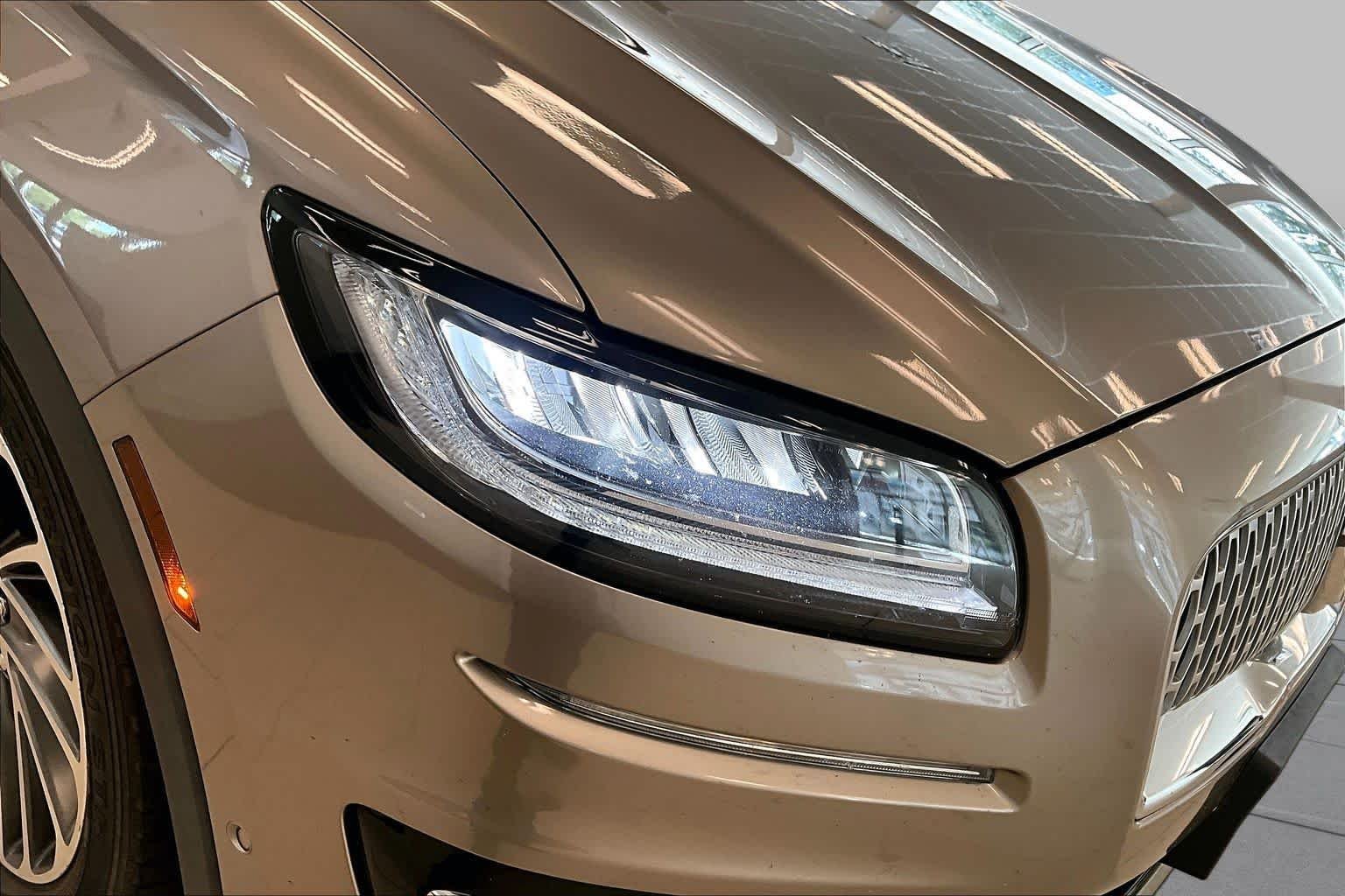 Used 2019 Iced Mocha Premium Colorant Lincoln Reserve image 26