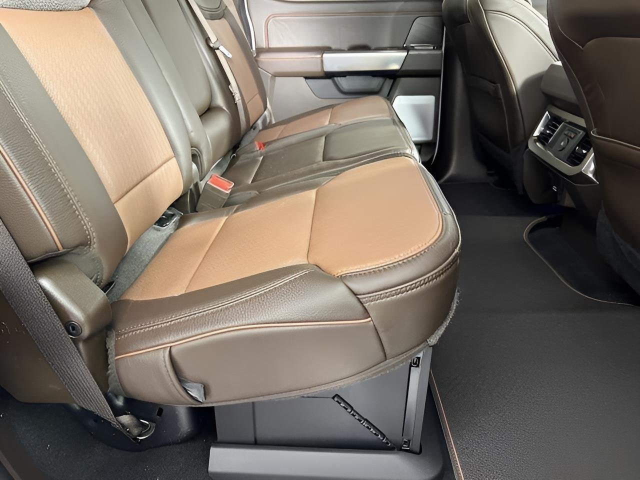New 2025 Star White Metallic Tri-Coat Ford King Ranch® image 70