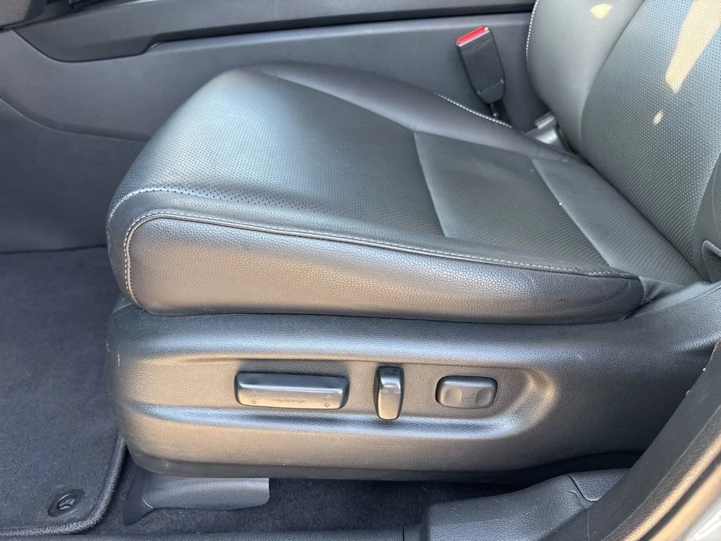 Used 2025 Silver Honda RTL image 12