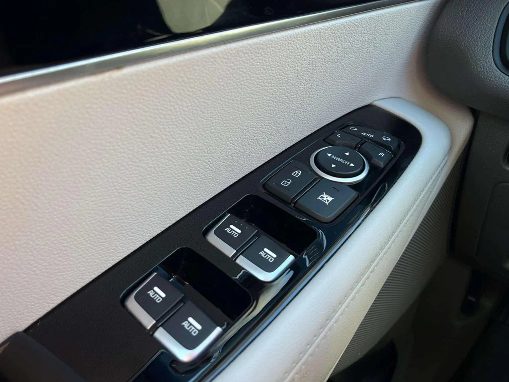 Certified Used 2020 Imperial Blue Kia SX image 23