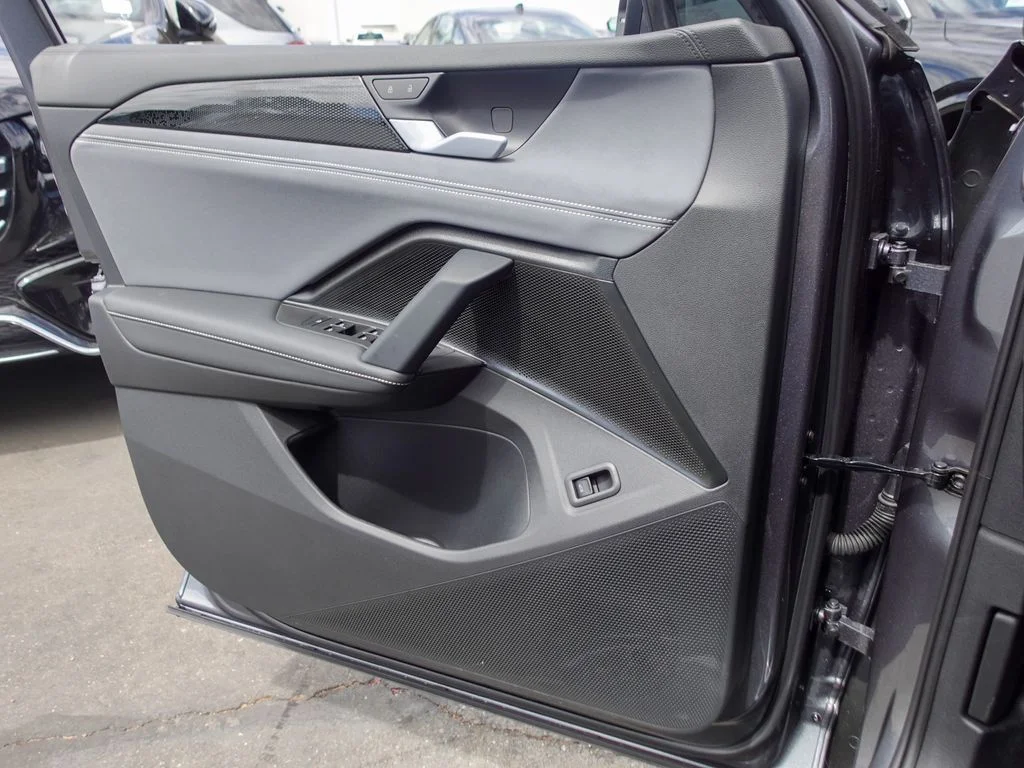New 2026 Platinum Gray Metallic Volkswagen SE image 19