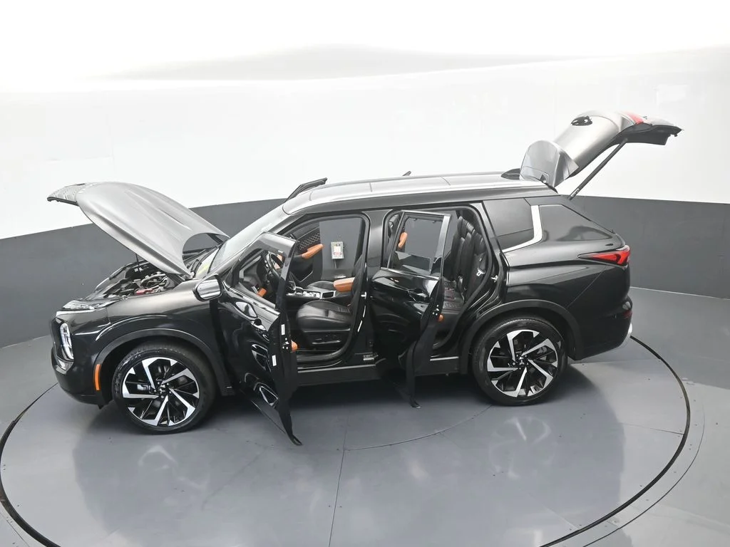 Used 2022 Black Mitsubishi SEL image 77