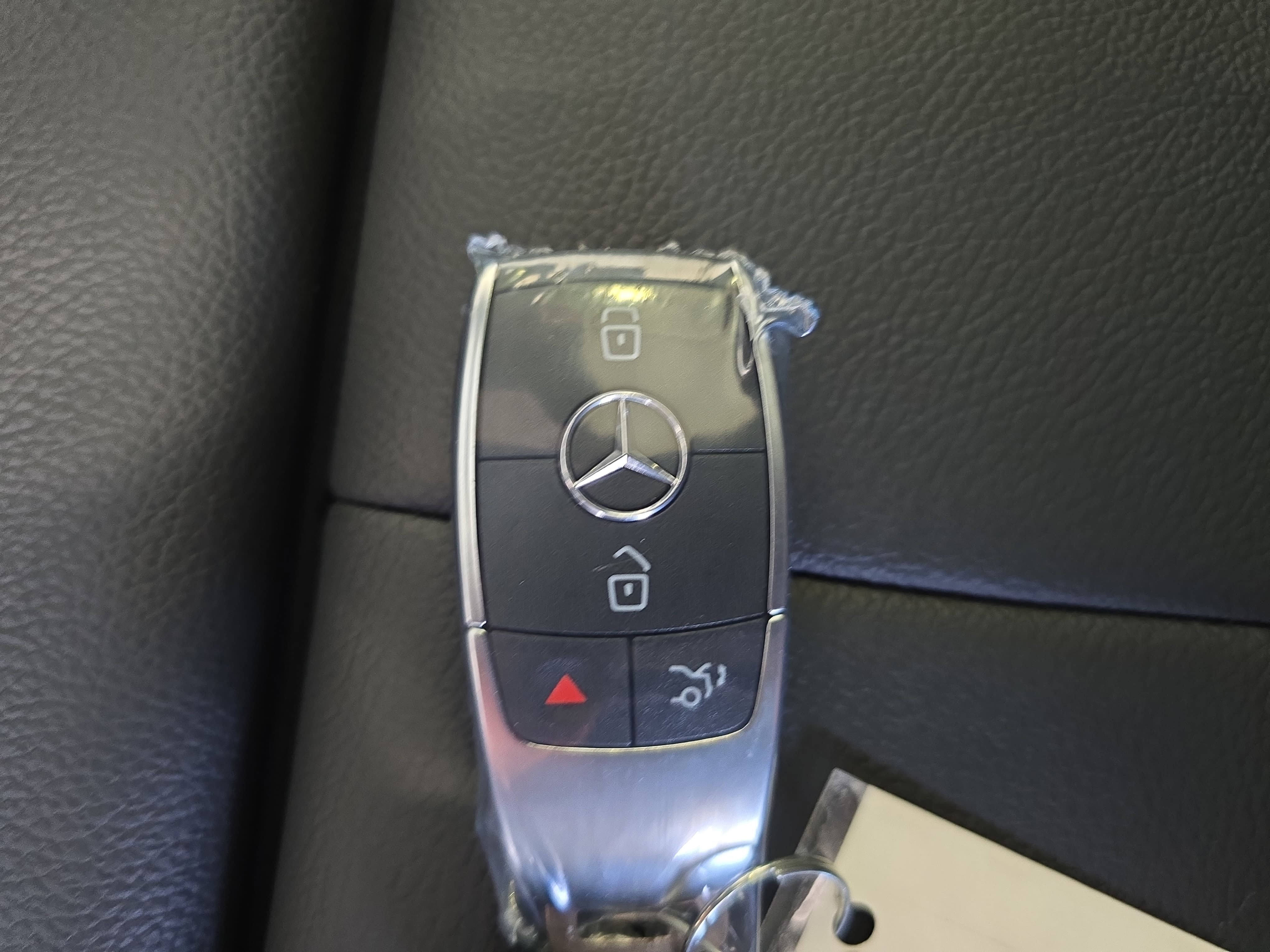 New 2026 Mountain Grey Metallic Mercedes-Benz GLA250 image 36