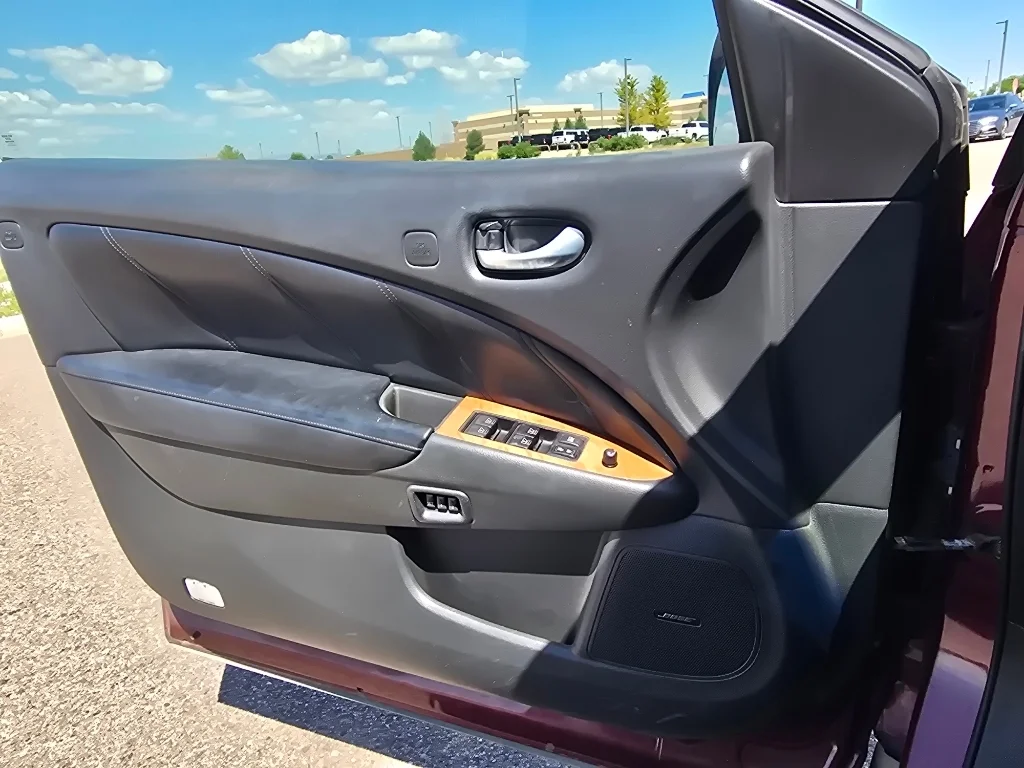 Used 2011 Merlot Metallic Nissan Base image 15