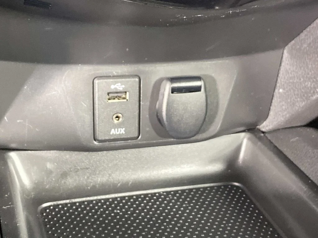 Used 2018 Caspian Blue Nissan S image 22
