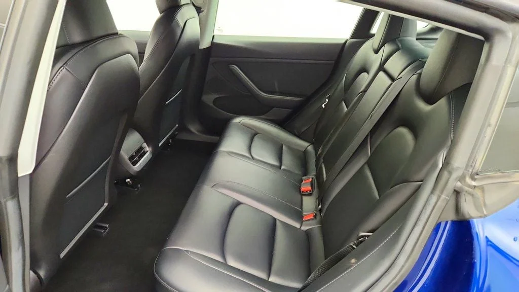 Used 2022 Deep Blue Metallic Tesla Performance AWD image 25
