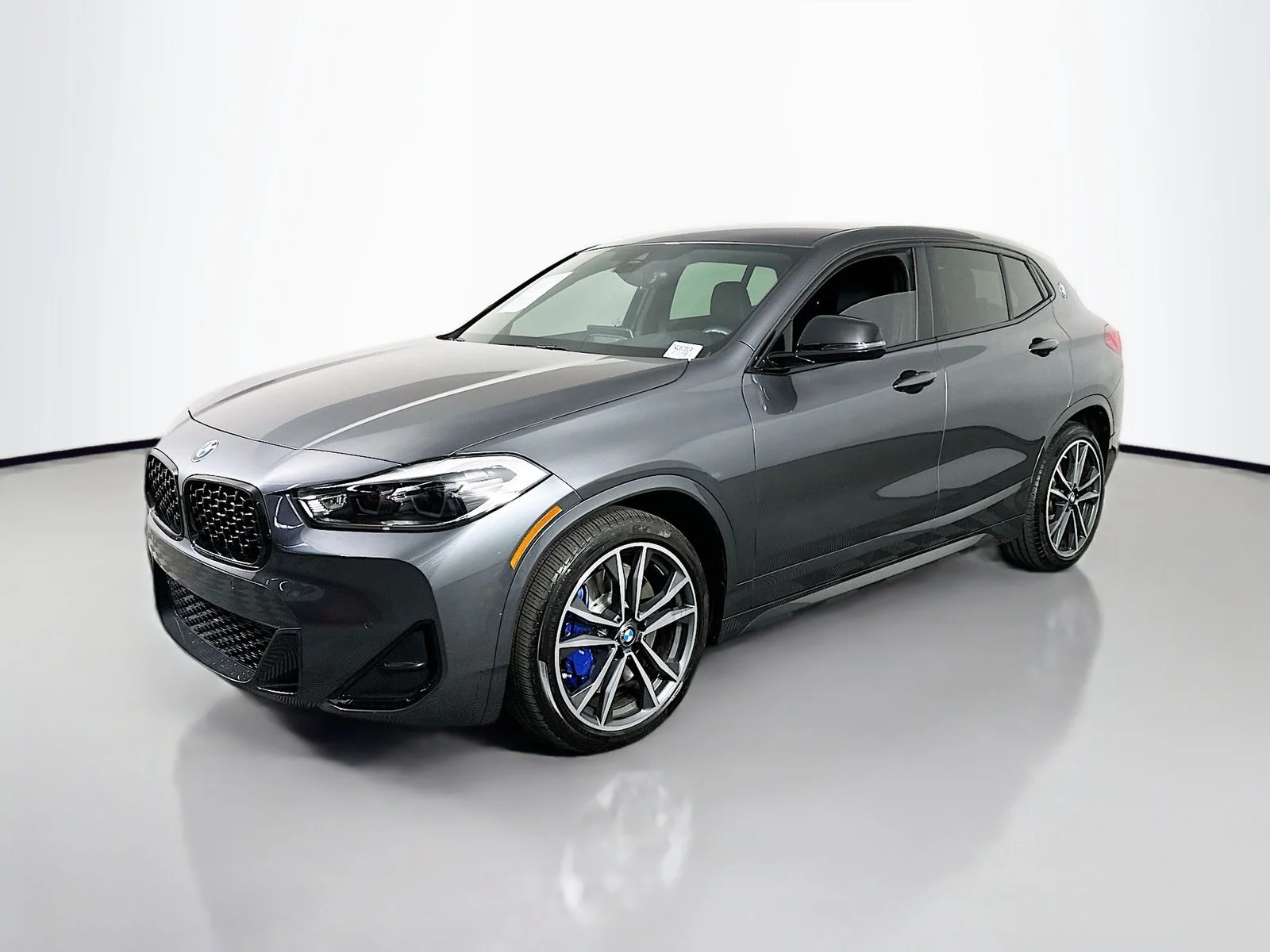 Used 2022 Mineral Grey Metallic BMW M35i image 3