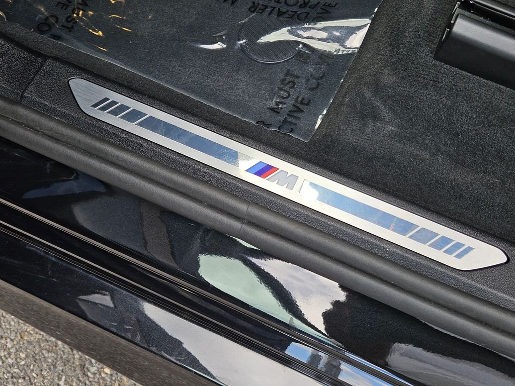 Used 2026 Black Sapphire Metallic BMW xDrive40i image 37