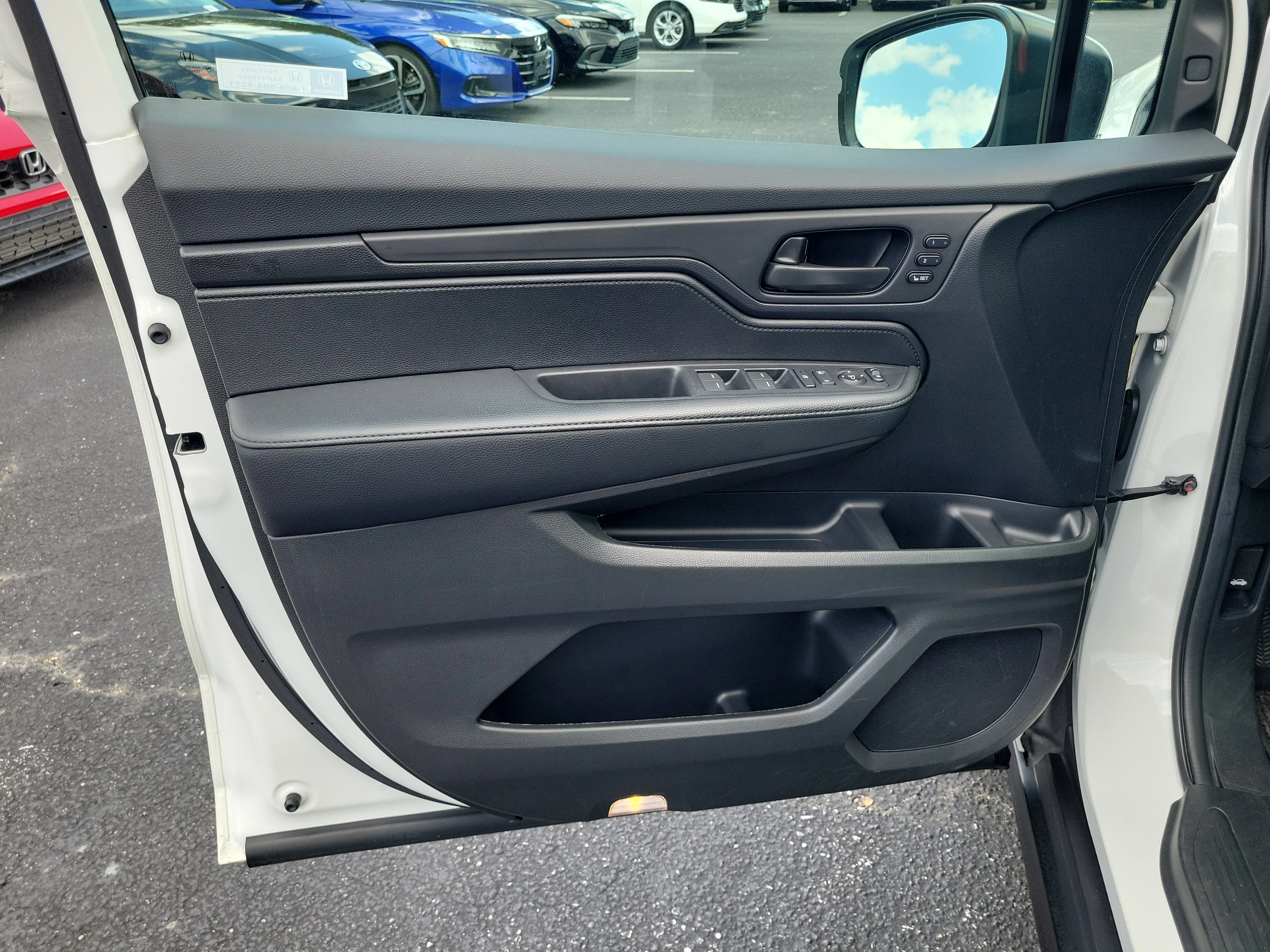 2025 Honda Odyssey EX-L - Photo 17