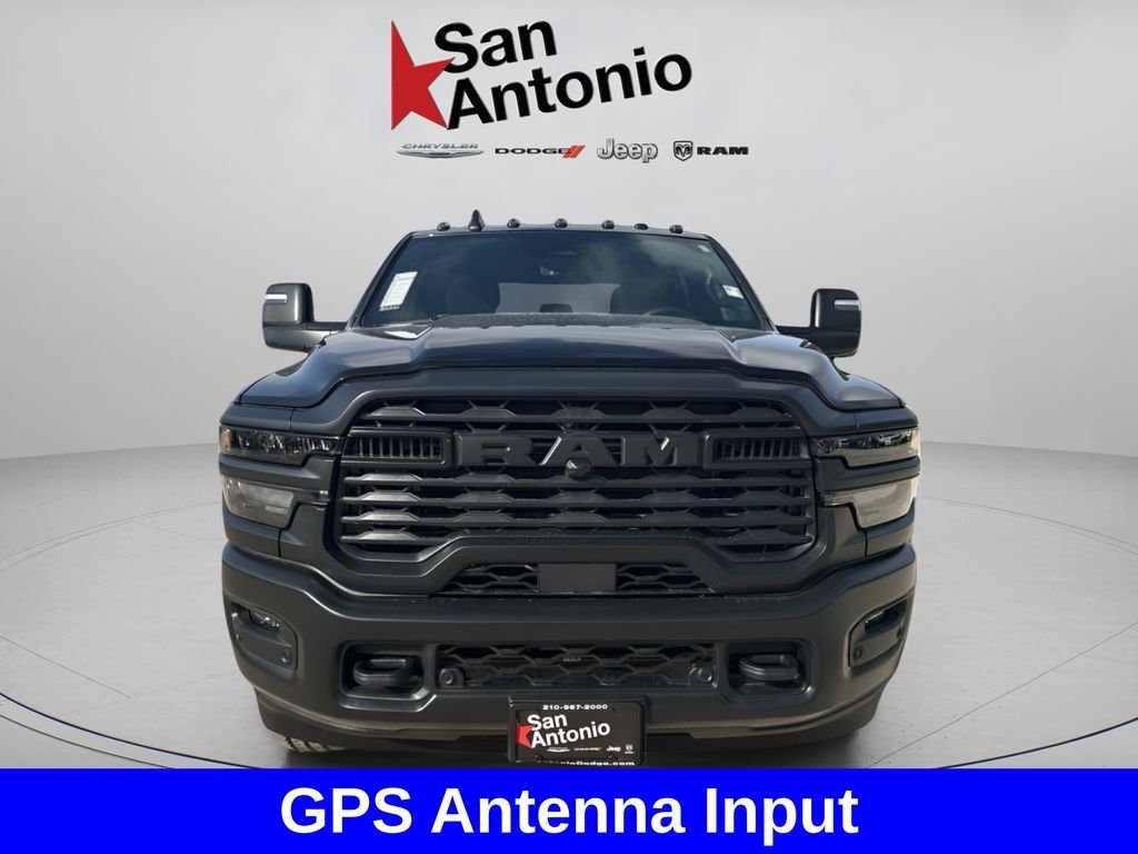 New 2026 Diamond Black Crystal Pearl-Coat Exterior Paint RAM Tradesman image 5