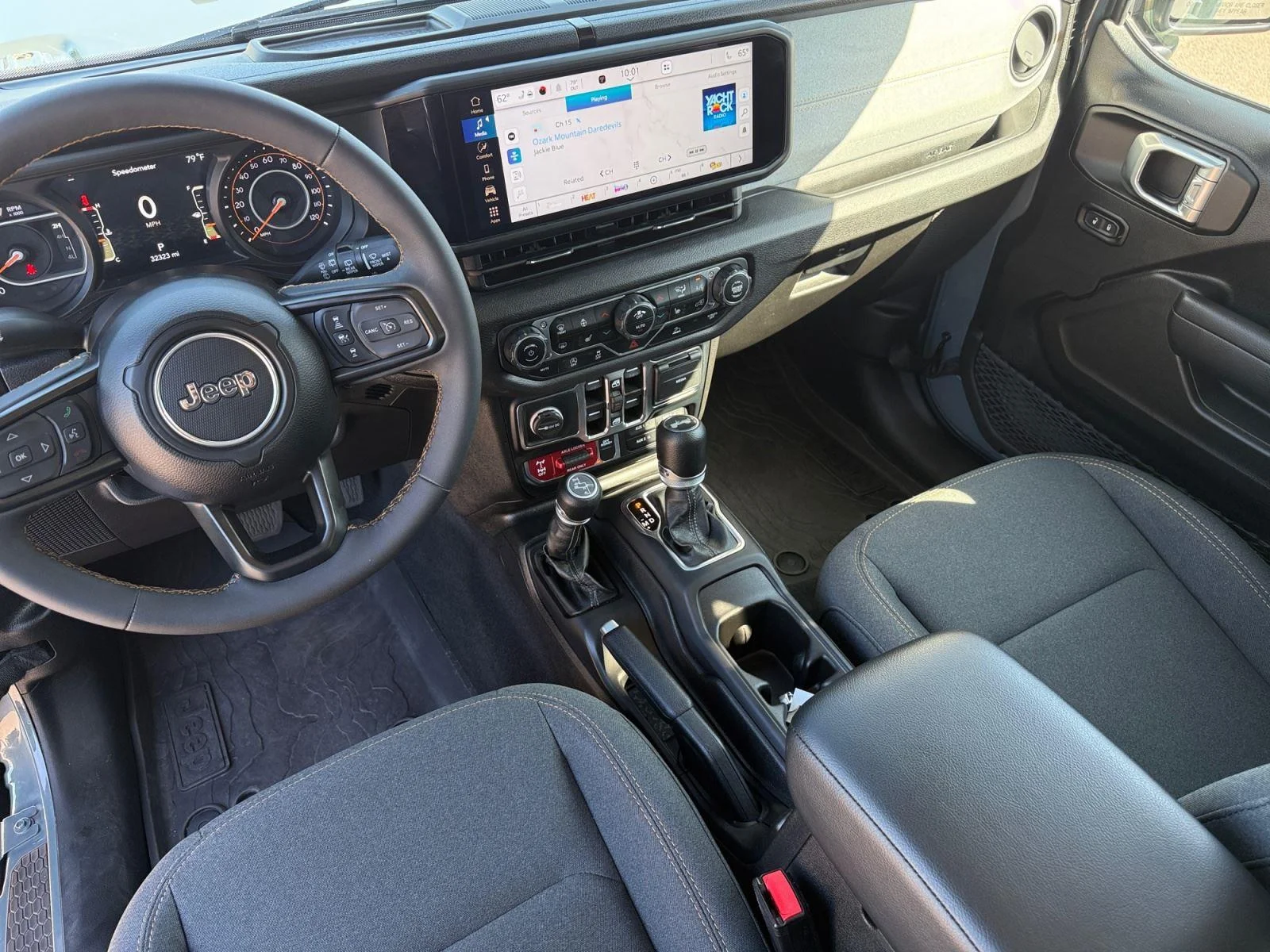 Used 2024 Gray Jeep 4-Door Willys 4x4 image 27