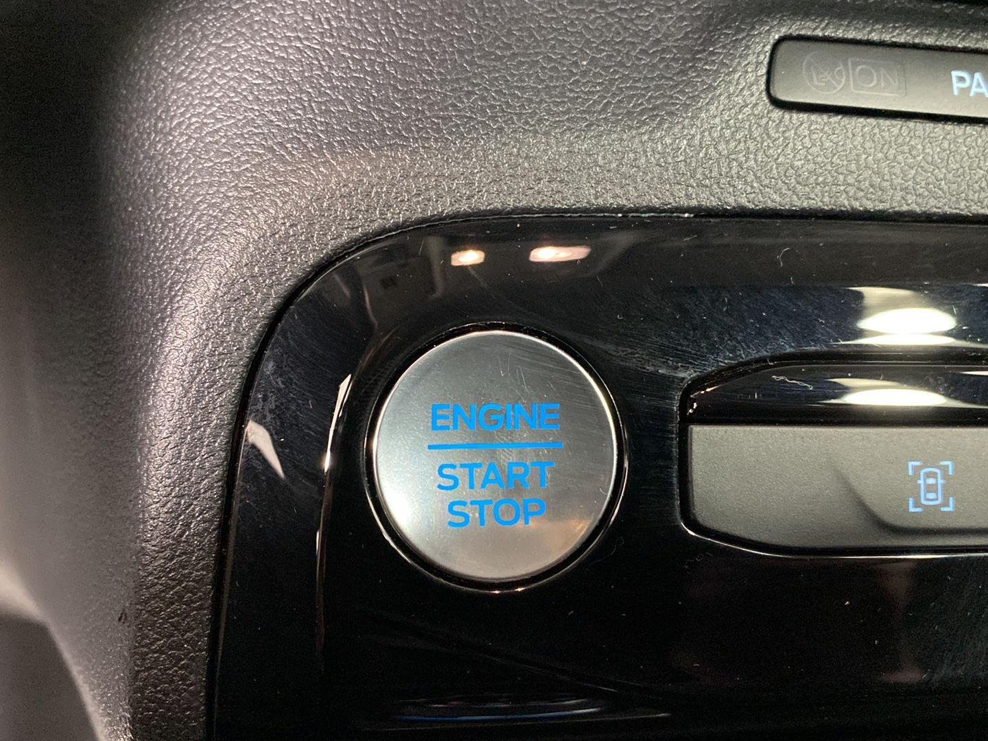 Used 2023 Oxford White Ford Active image 9