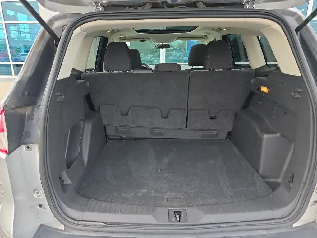 Used 2014 Ingot Silver Metallic Ford SE image 4