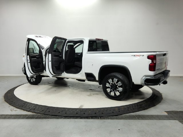 Used 2024 White Chevrolet LT image 14