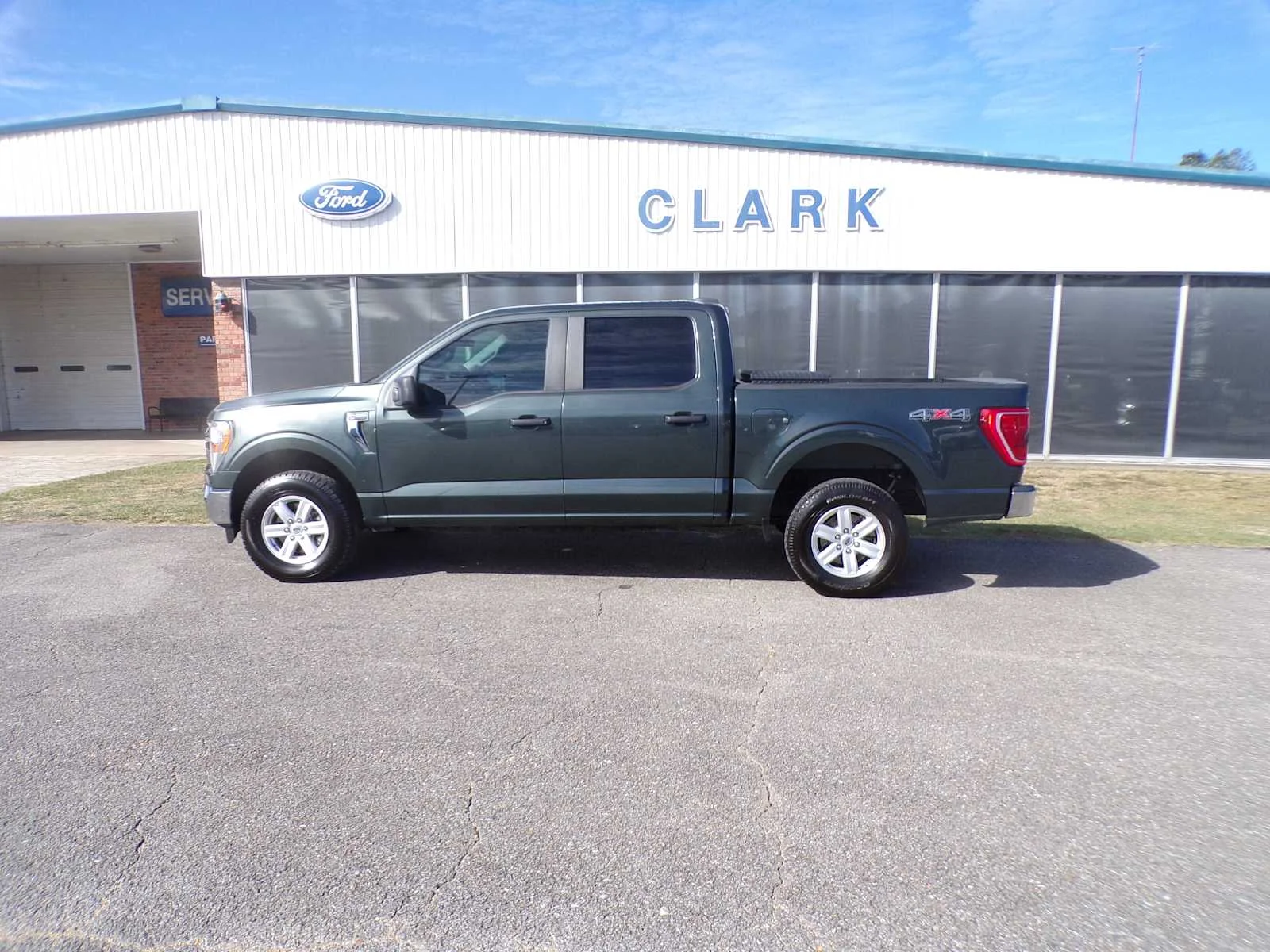 Used 2021 Guard Metallic Ford XLT image 8