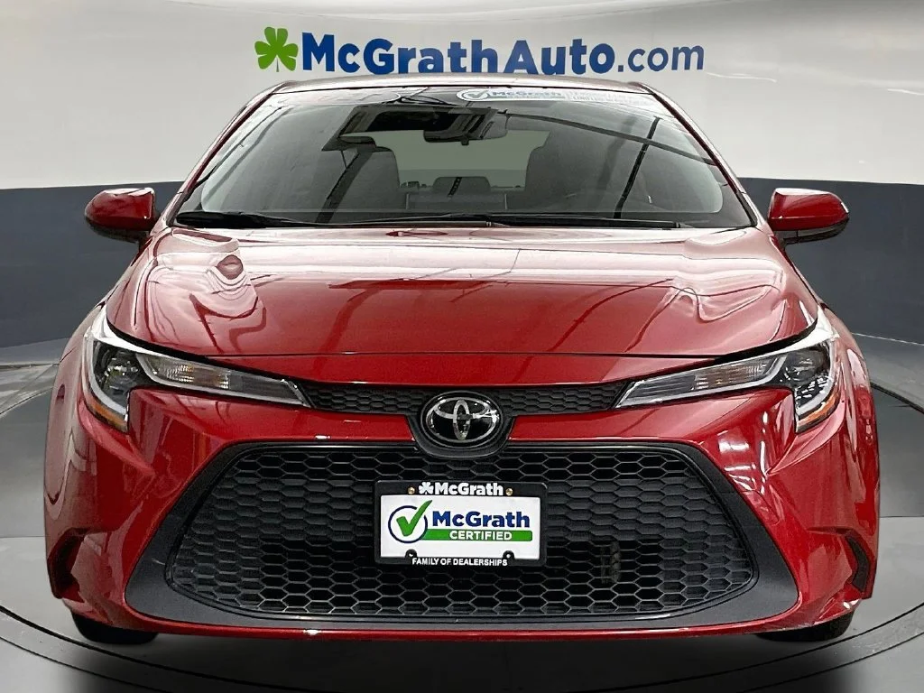 Used 2021 Red Toyota LE image 5