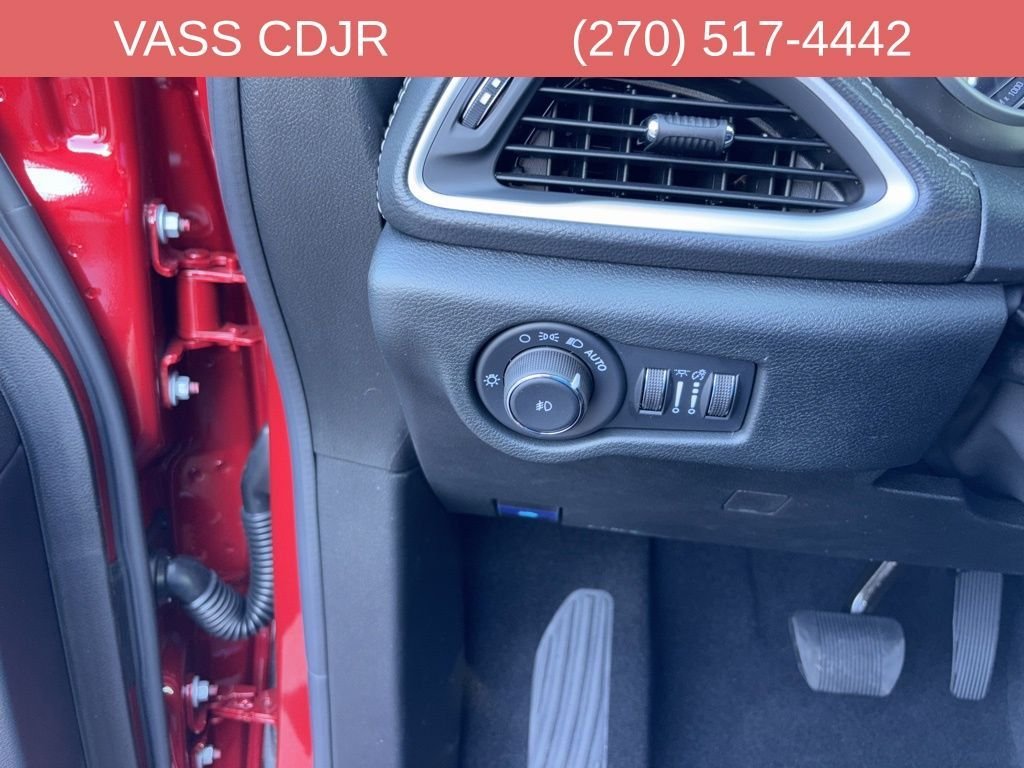 2026 Chrysler Pacifica Select - Photo 12