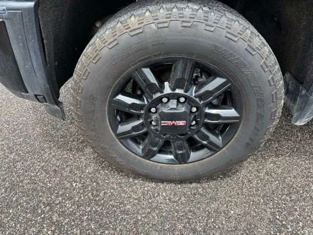 Used 2024 Onyx Black GMC AT4 image 10