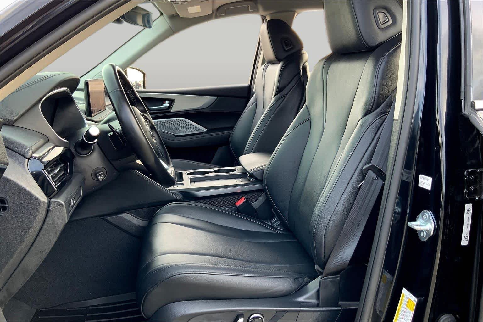 Used 2025 Majestic Black Pearl Acura  image 11