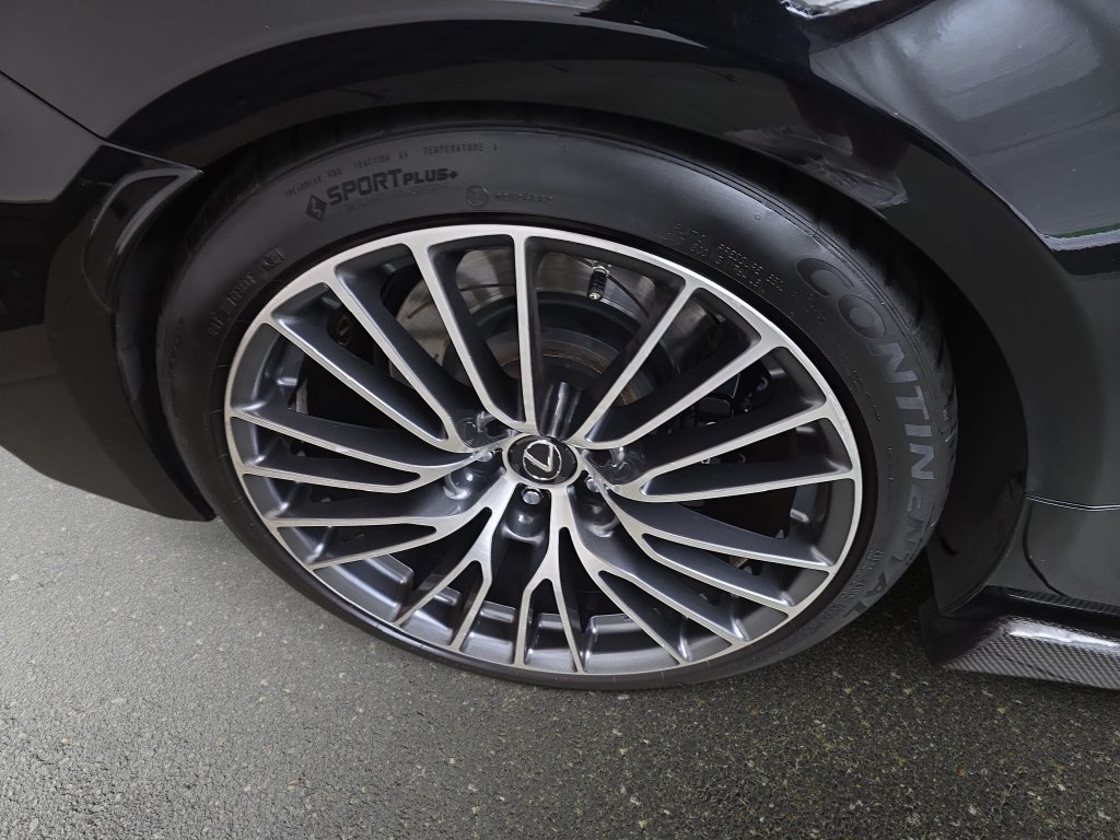 Used 2015 Black Lexus F image 27