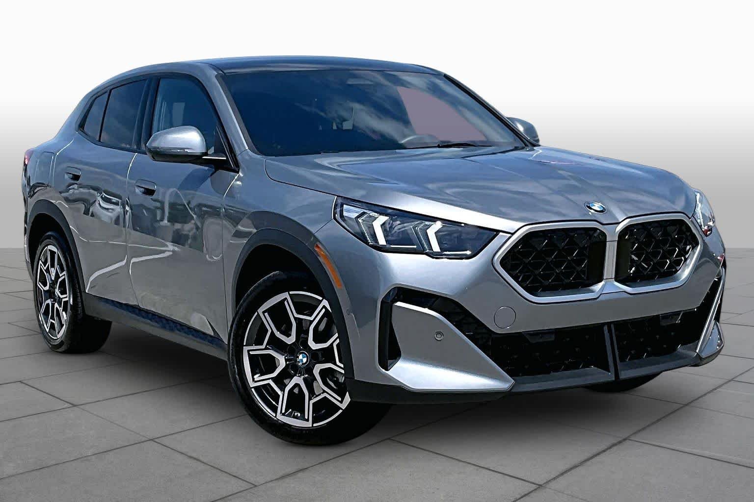 Used 2026 Skyscraper Grey Metallic BMW xDrive28i image 2