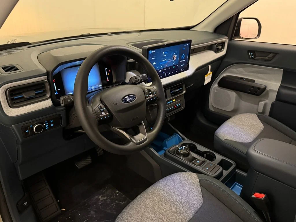 New 2025 Beige Ford XLT image 35