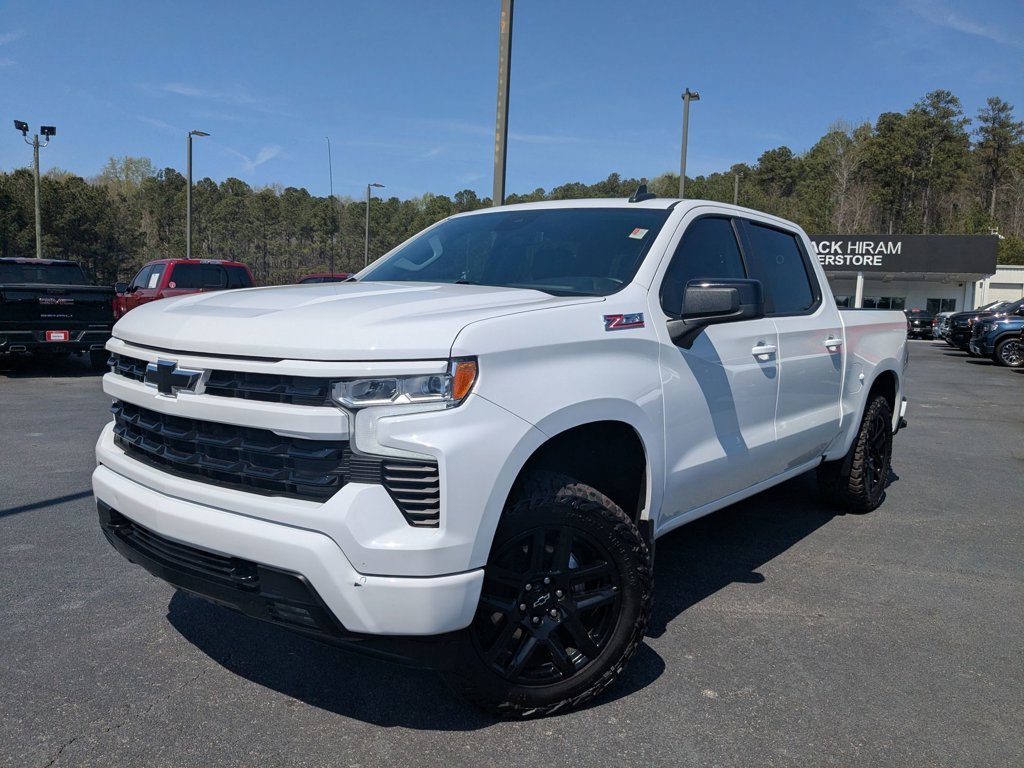 Used 2024 Summit White Chevrolet RST image 1