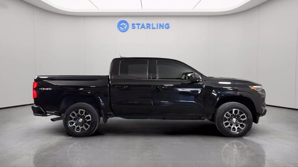 Used 2023 BLACK Chevrolet 4WD LT image 12