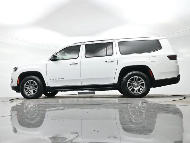 Used 2023 Bright White Clearcoat Jeep 4DR 4WD image 30